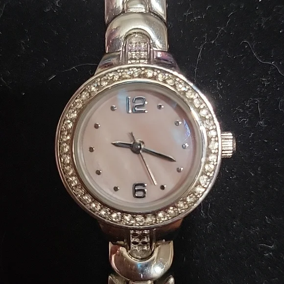 Accessories | Nwot Silver Colored Watch | Poshmark display picture 3